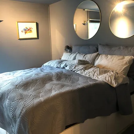 Koselig Til Leie Under Vm I Apartment